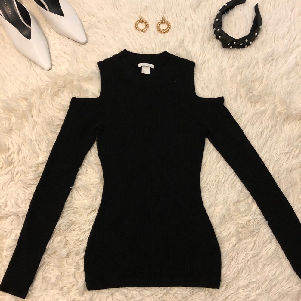 CLOSET CLEAN-OUT! H&M cold shoulder sweater